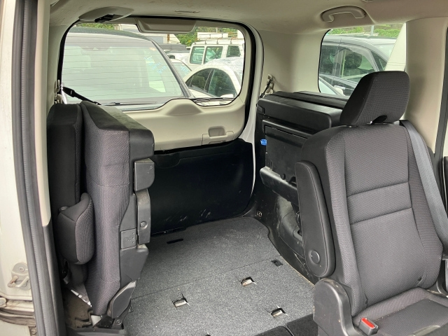 NISSAN SERENA 2018