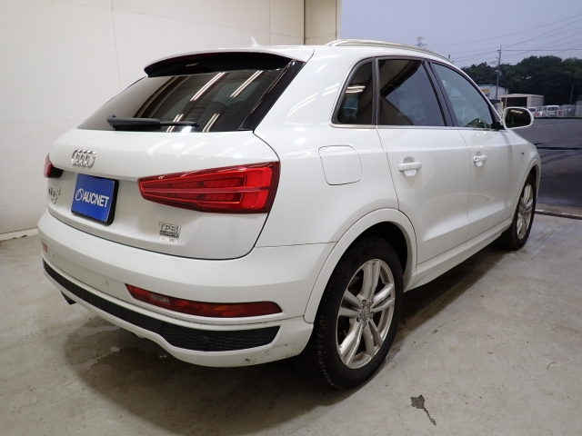 AUDI Q3 2015