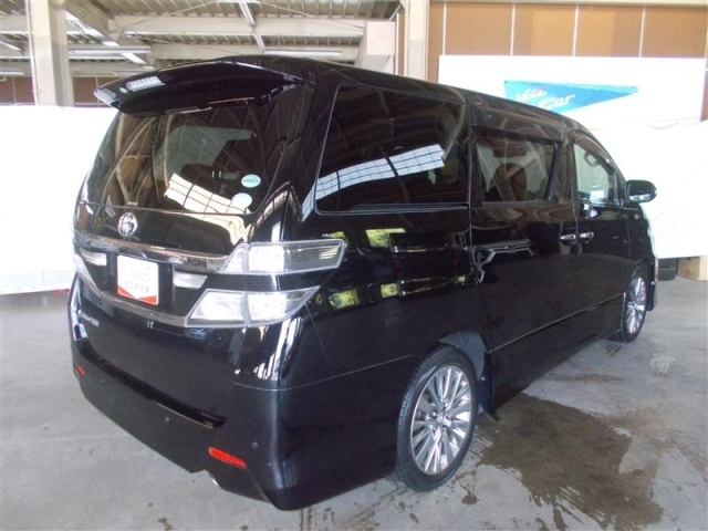 TOYOTA VELLFIRE 2013