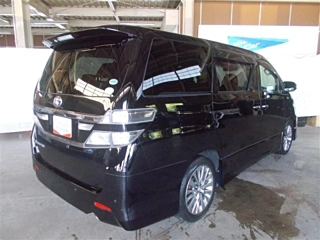TOYOTA VELLFIRE 2013