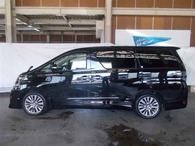 TOYOTA VELLFIRE 2013