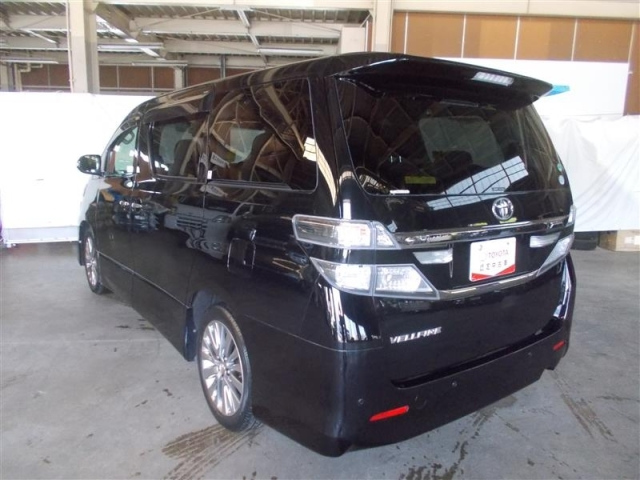 TOYOTA VELLFIRE 2013