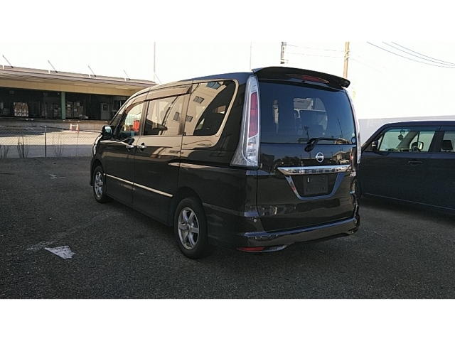 NISSAN SERENA 2011