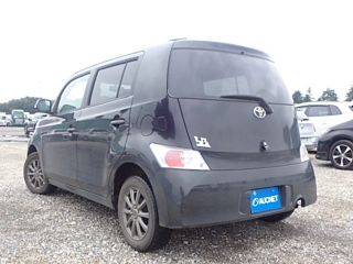 TOYOTA BB 2011