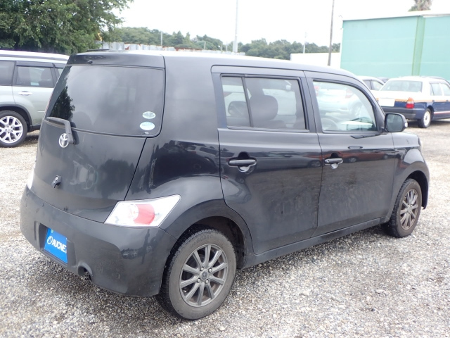 TOYOTA BB 2011
