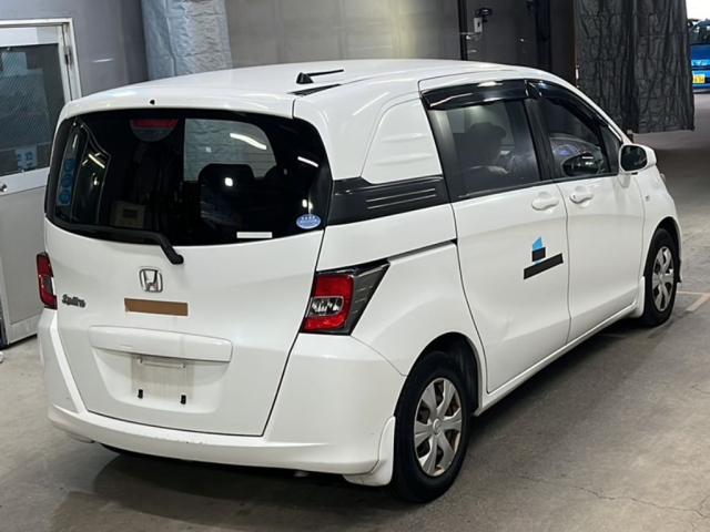 HONDA FREED 2015