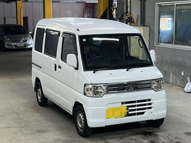 MITSUBISHI MINICAB VAN 2013