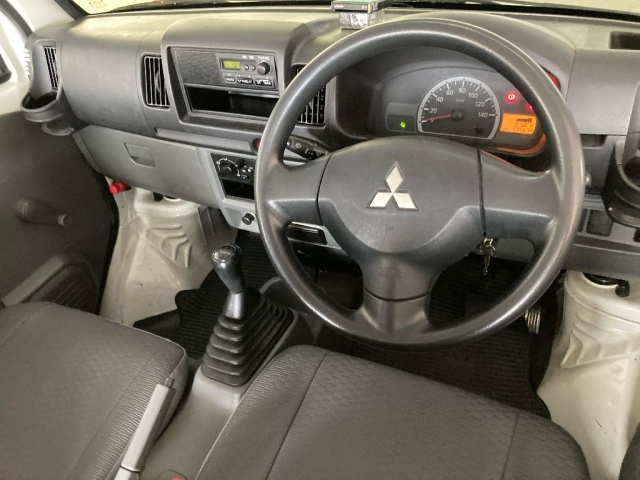 MITSUBISHI MINICAB VAN 2013