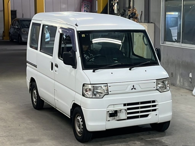 MITSUBISHI MINICAB VAN 2013