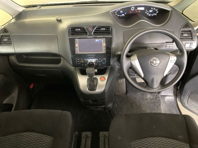 NISSAN SERENA 2011
