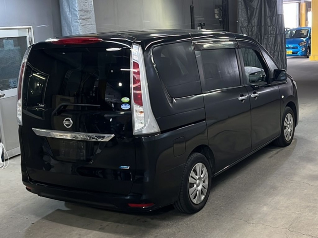 NISSAN SERENA 2011