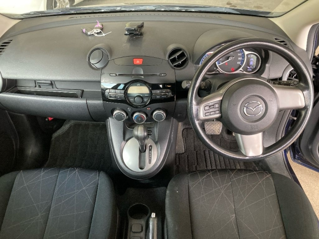 MAZDA DEMIO 2013