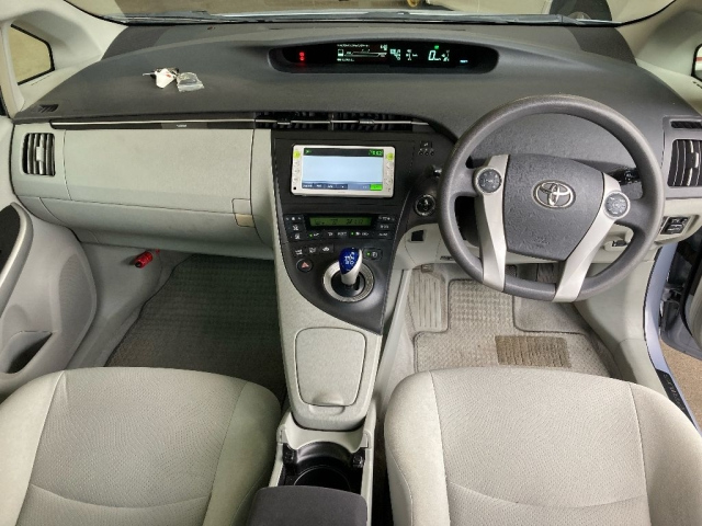 TOYOTA PRIUS 2011