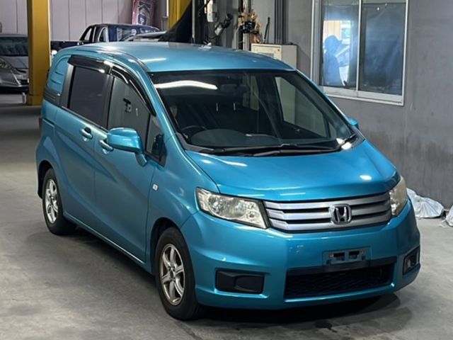 HONDA FREED 2011