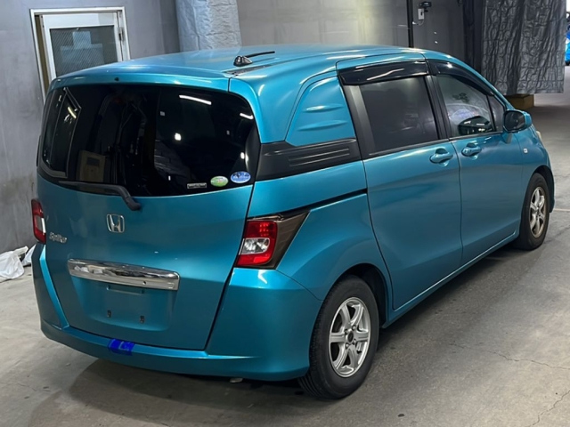 HONDA FREED 2011