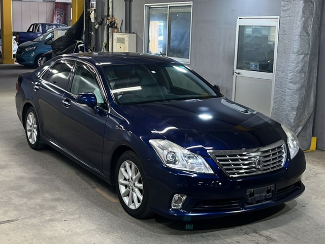 TOYOTA CROWN 2011