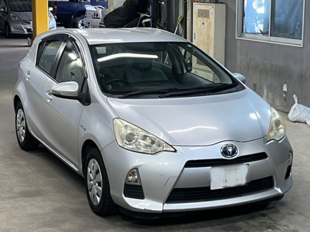 TOYOTA AQUA 2012