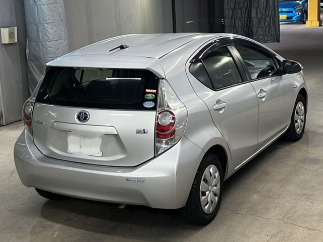 TOYOTA AQUA 2012