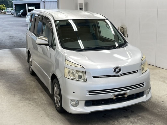 TOYOTA VOXY 2008