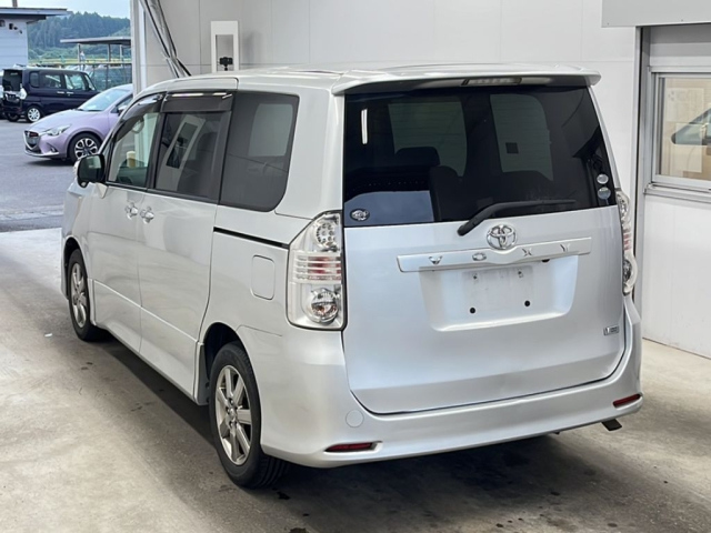 TOYOTA VOXY 2008