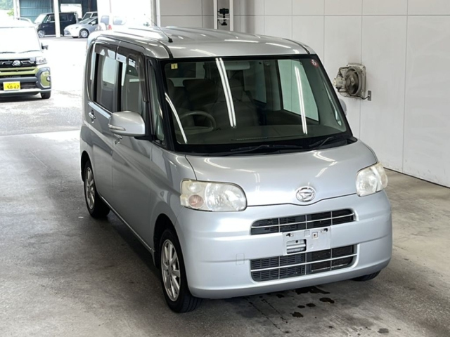 DAIHATSU TANTO 2010