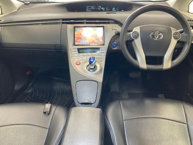 TOYOTA PRIUS 2014