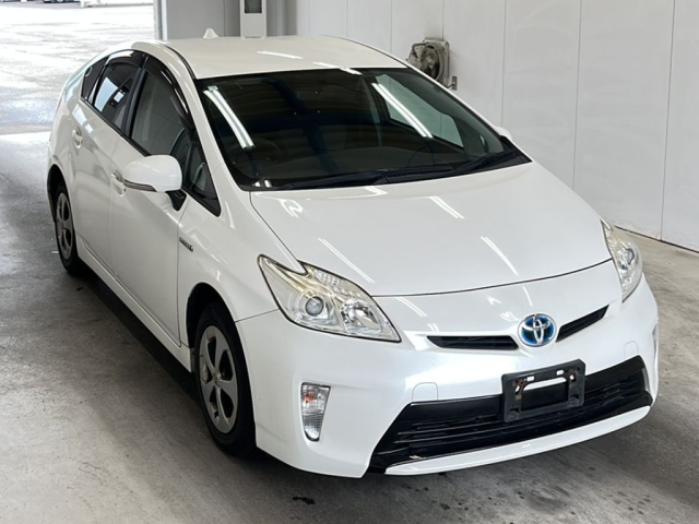 TOYOTA PRIUS 2014