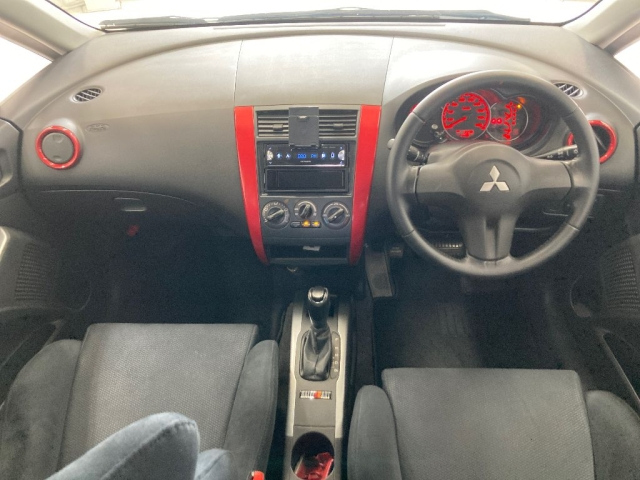 MITSUBISHI COLT 2010