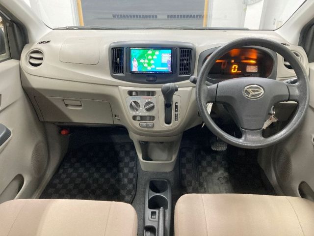 DAIHATSU MIRA E S 2012