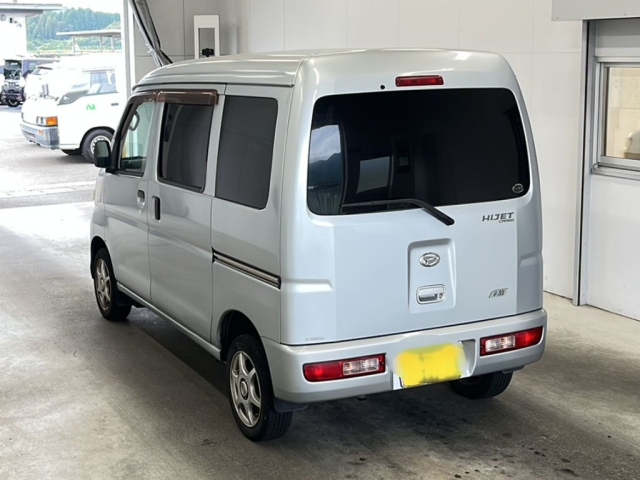 DAIHATSU HIJET VAN 2011
