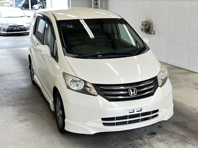 HONDA FREED 2010