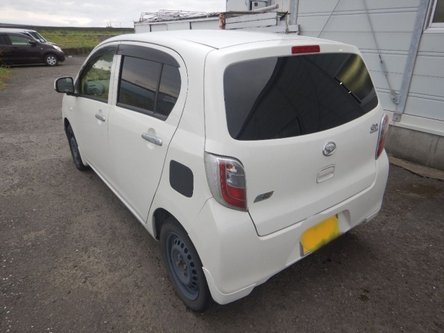 DAIHATSU MIRA E S 2011