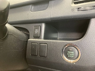 TOYOTA VOXY 2013