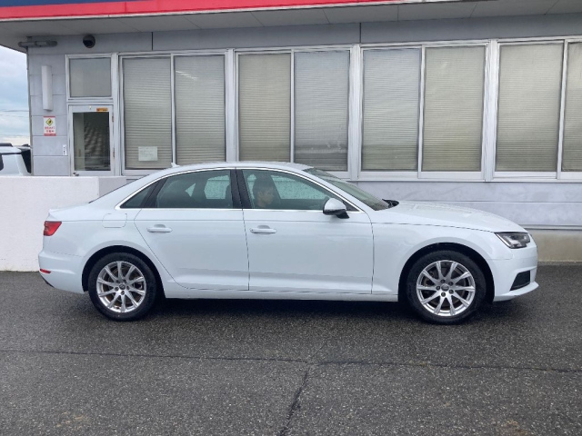 AUDI A4 2016