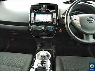 NISSAN LEAF 2017