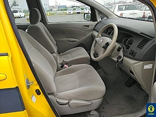 TOYOTA ISIS 2009