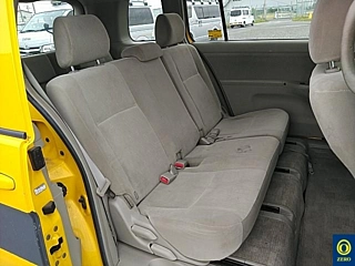 TOYOTA ISIS 2009