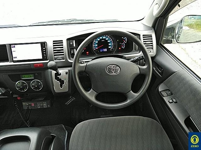 TOYOTA HIACE VAN 2014