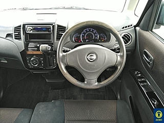 NISSAN ROOX 2011
