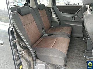 NISSAN ROOX 2011