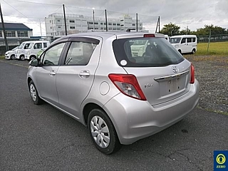 TOYOTA VITZ 2012