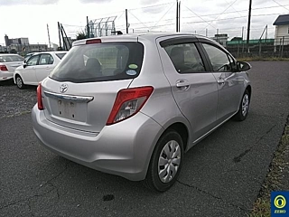 TOYOTA VITZ 2012