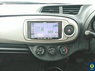 TOYOTA VITZ 2012