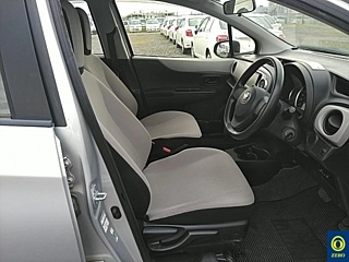 TOYOTA VITZ 2012