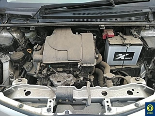 TOYOTA VITZ 2012
