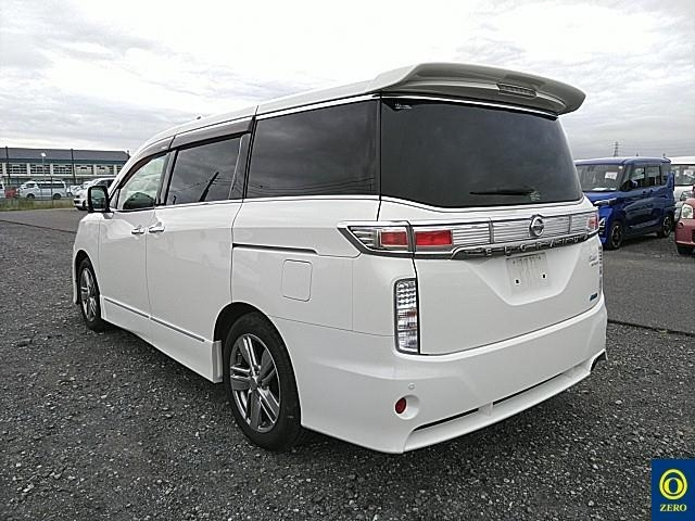 NISSAN ELGRAND 2011