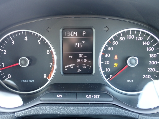 VOLKSWAGEN POLO 2011