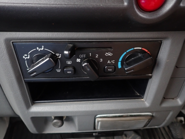 NISSAN CLIPPER VAN 2013