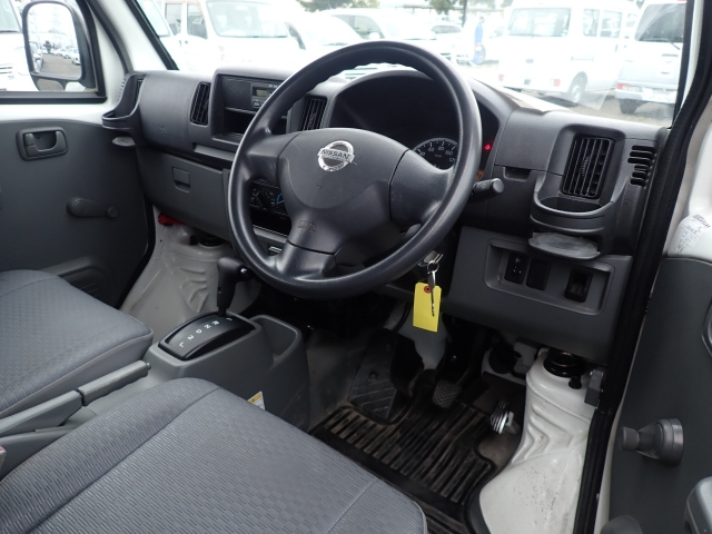 NISSAN CLIPPER VAN 2013