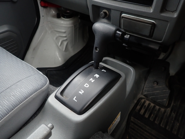 NISSAN CLIPPER VAN 2013